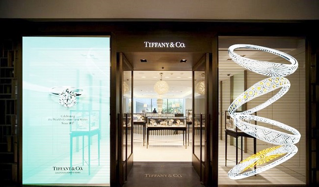 LED透明屏珠寶店應(yīng)用圖 LED透明屏珠寶店應(yīng)用圖