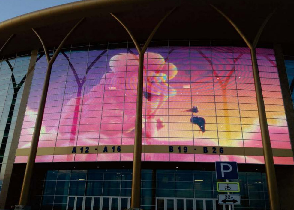 華邦瀛LED貼膜屏，開創(chuàng)顯示創(chuàng)新潮流！